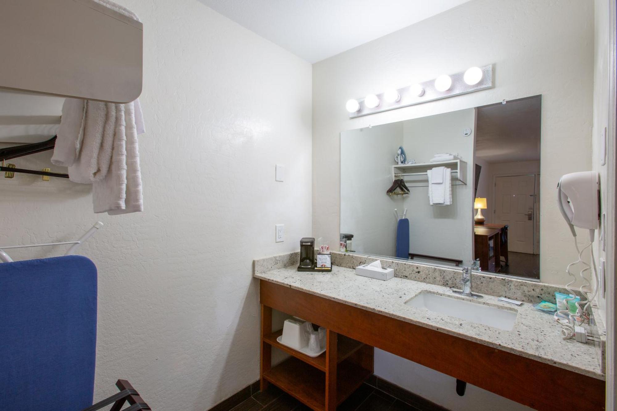 The Hotel Serene Glendale Peoria, Surestay Collection By Best Western Exterior photo